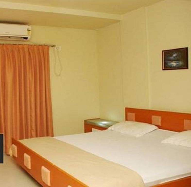 Hotel Nyay Mandir Bharuch Room photo